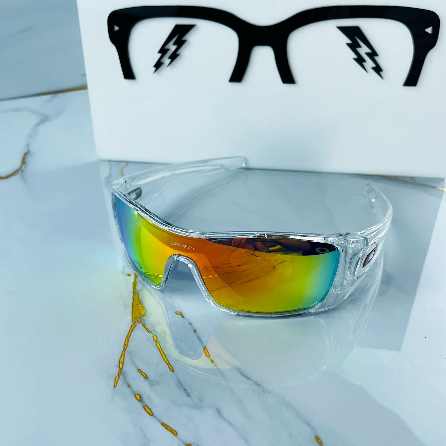 OAKLEY