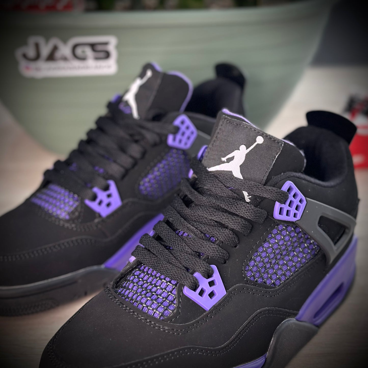 JORDAN 4 PURPLE THUNDER