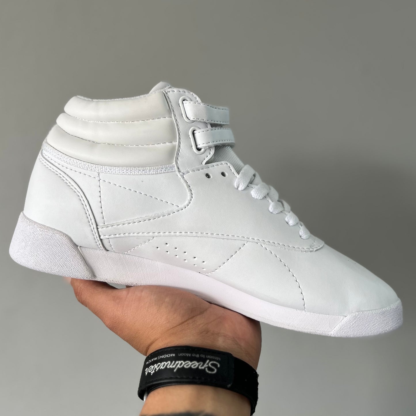 REEBOK CLASSIC