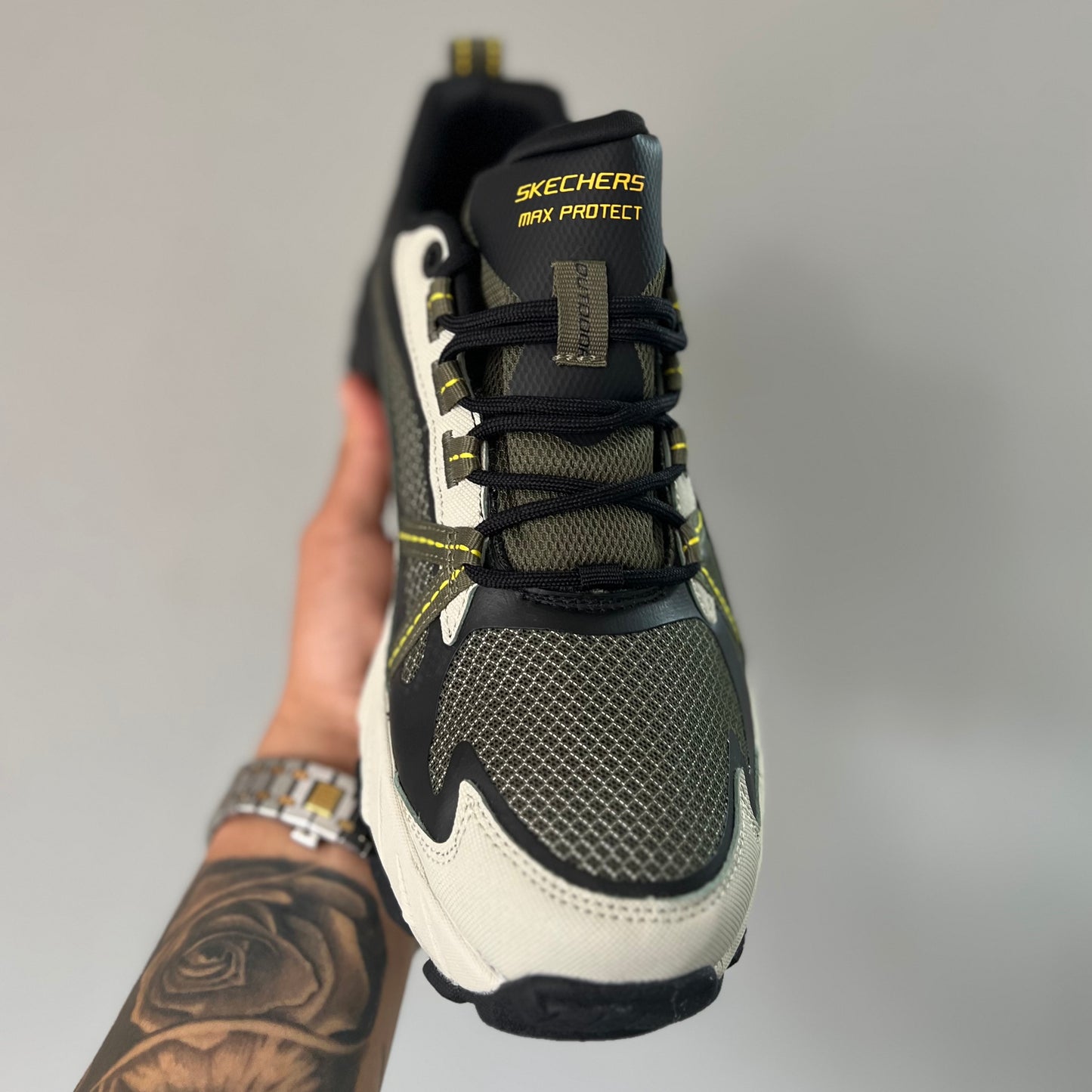 SKECHERS MAX PROTECT