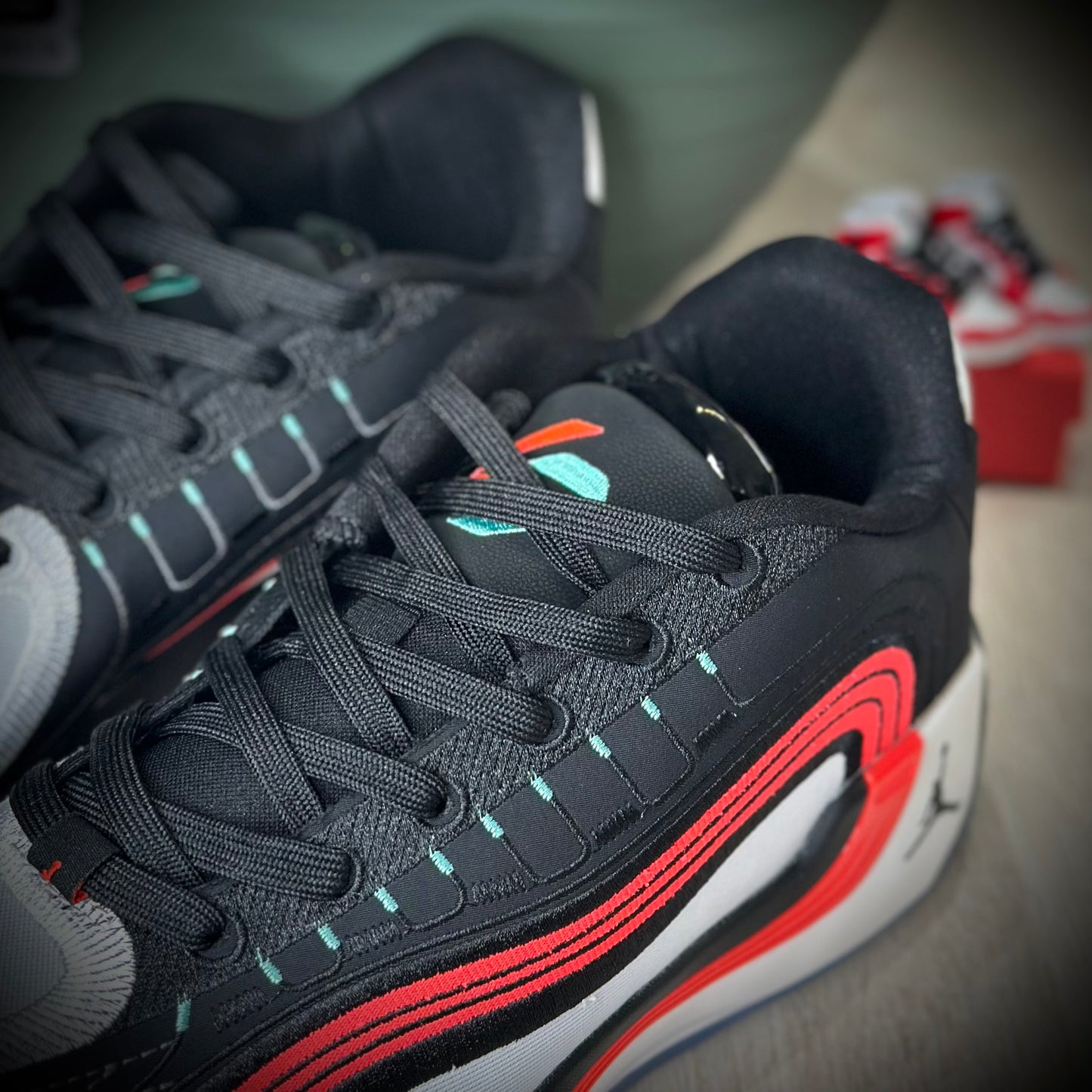 JORDAN LUKA 4 BLACK BRIGHT CRIMSON