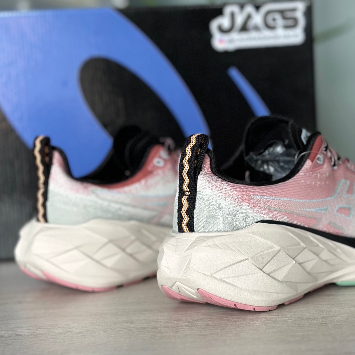 ASICS NOVABLAST 4