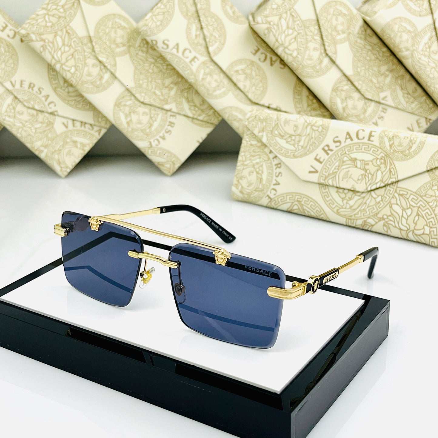 VERSACE