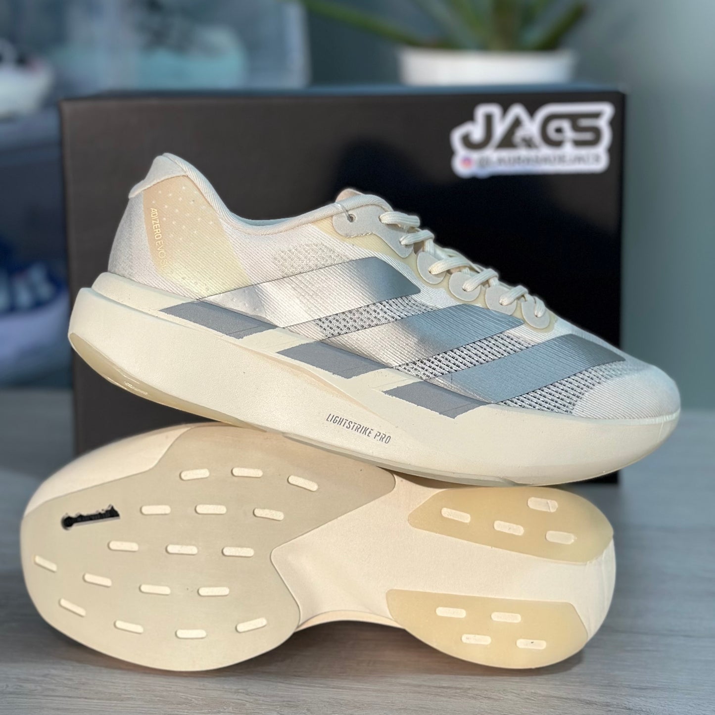 ADIZERO EVO SL