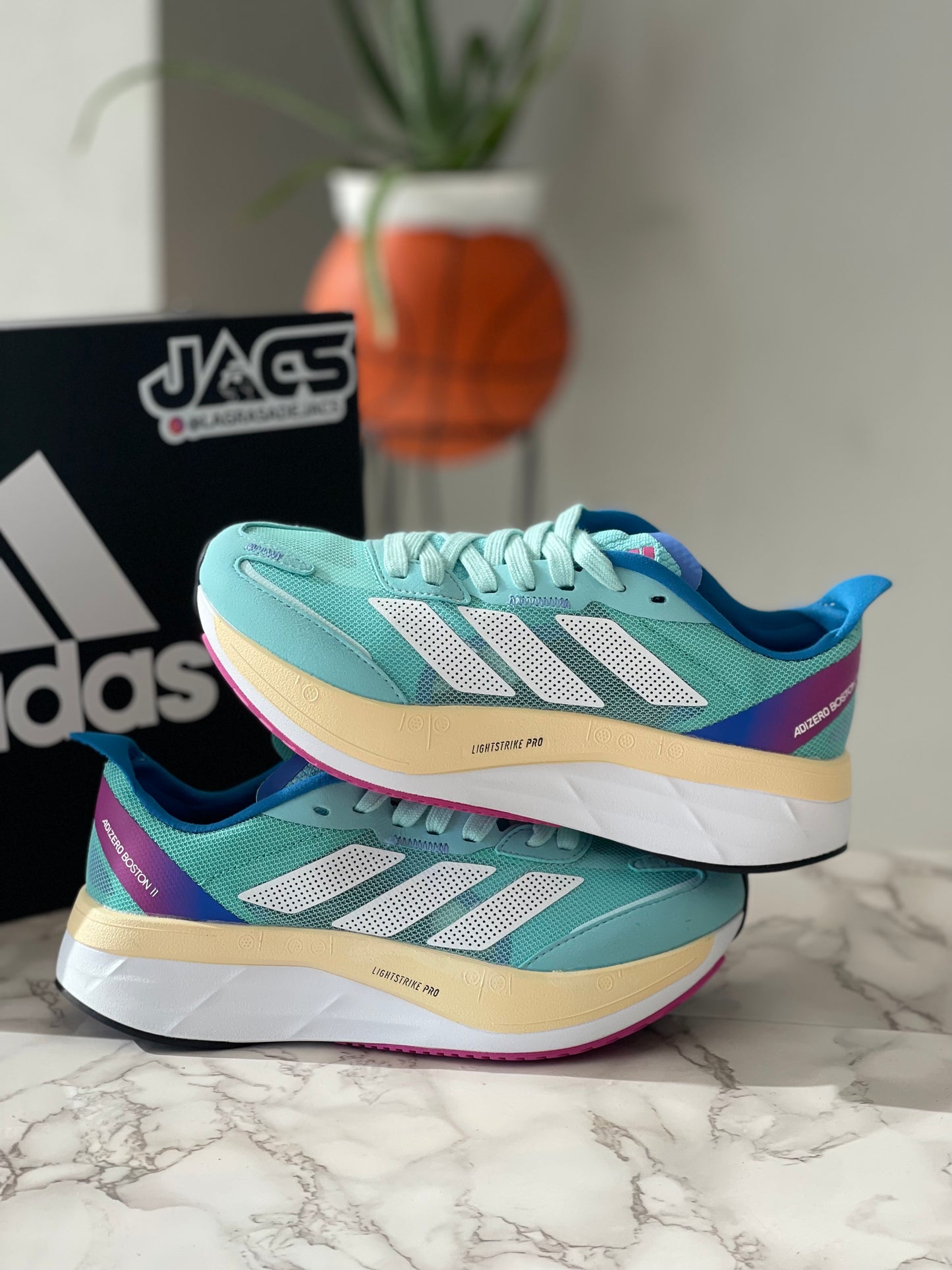 ADIZERO BOSTON 12