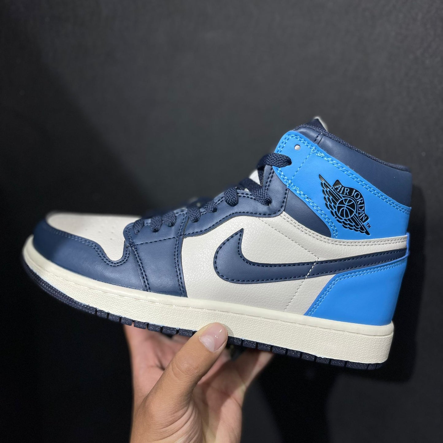 AIR JORDAN RETRO 1