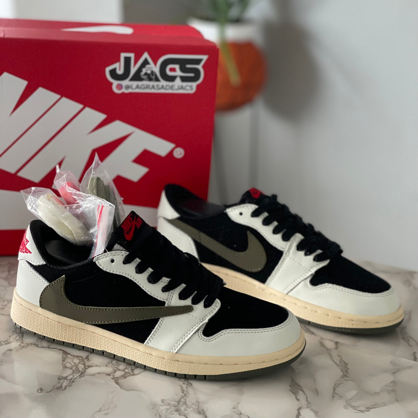 NIKE SB TRAVIS SCOTT