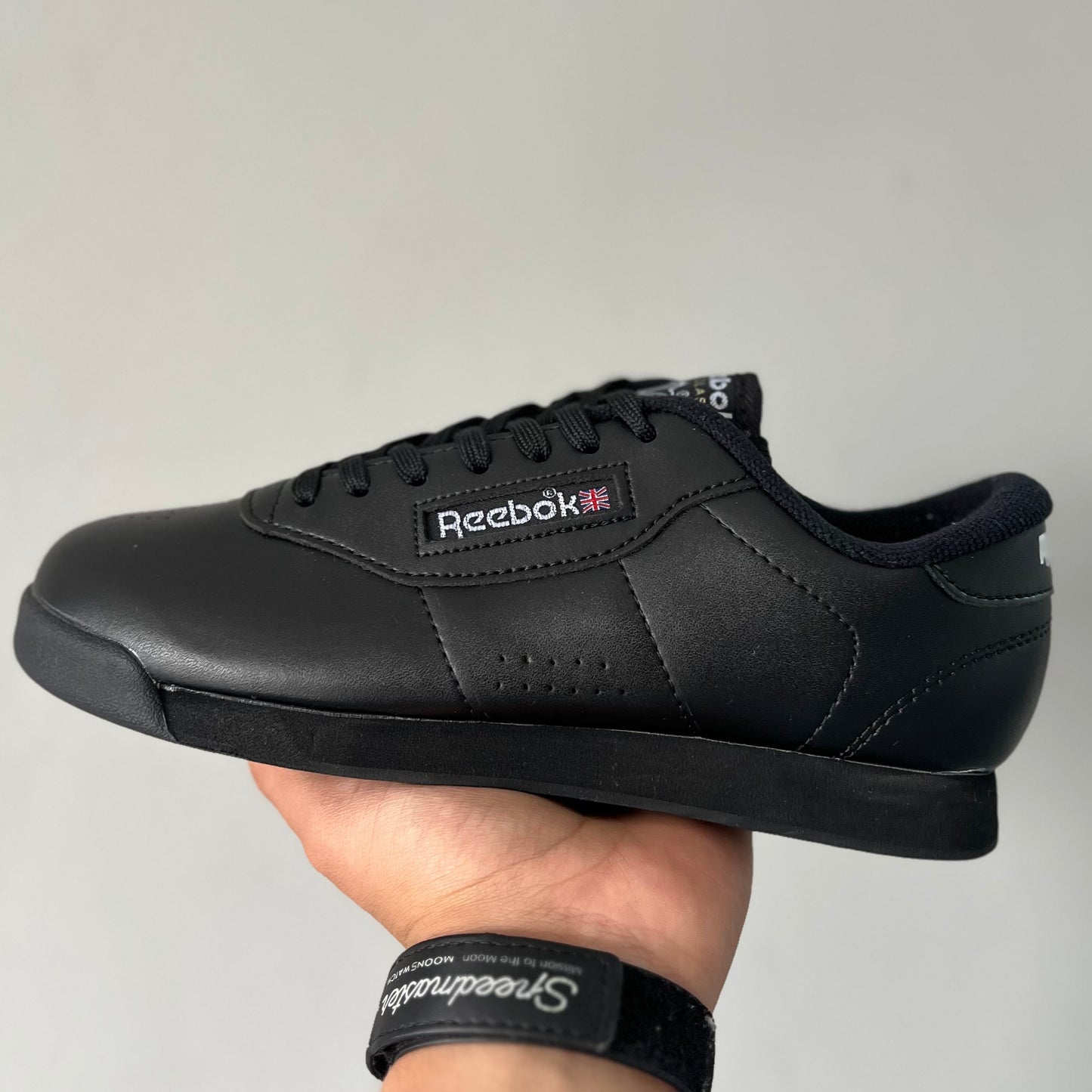 REEBOK CLASSIC