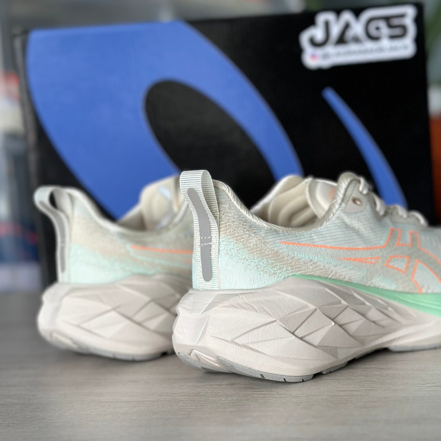 ASICS NOVABLAST 4