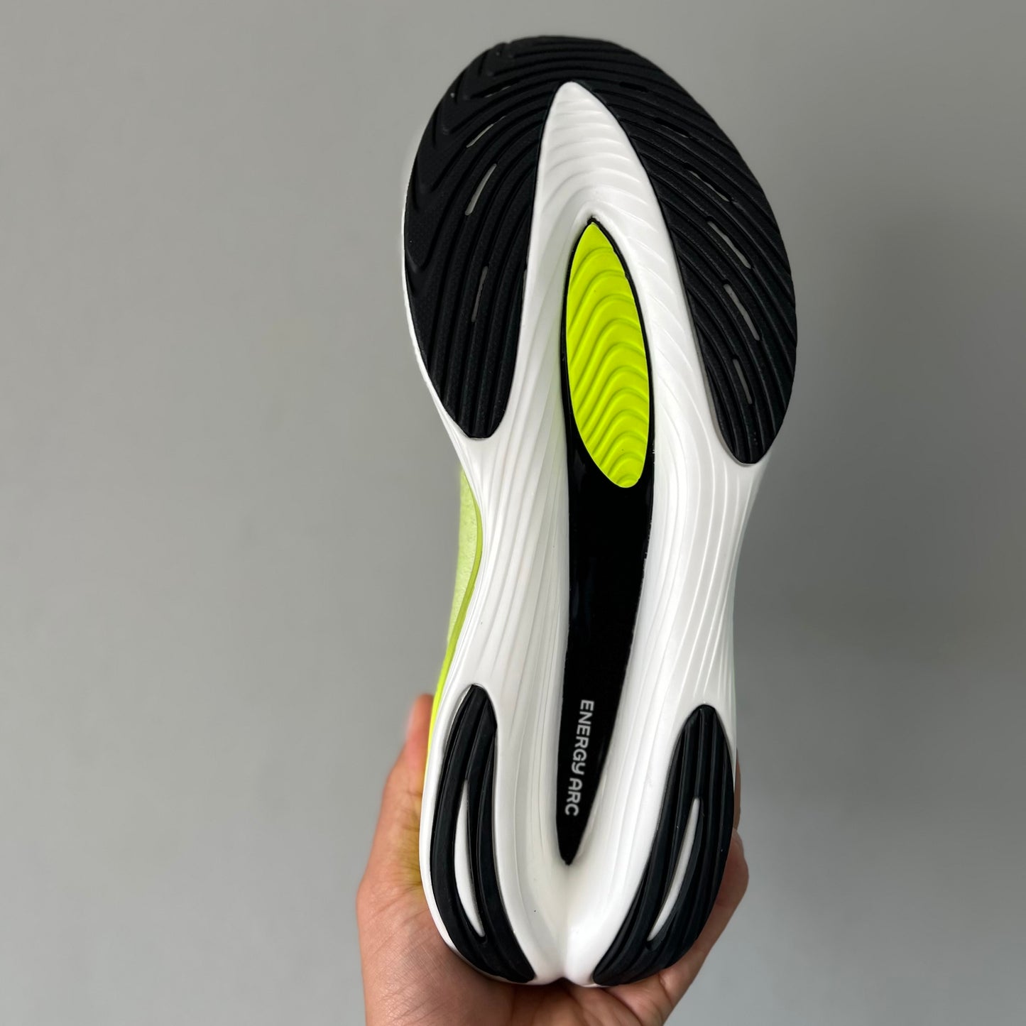 NEW BALANCE ÉLITE V3