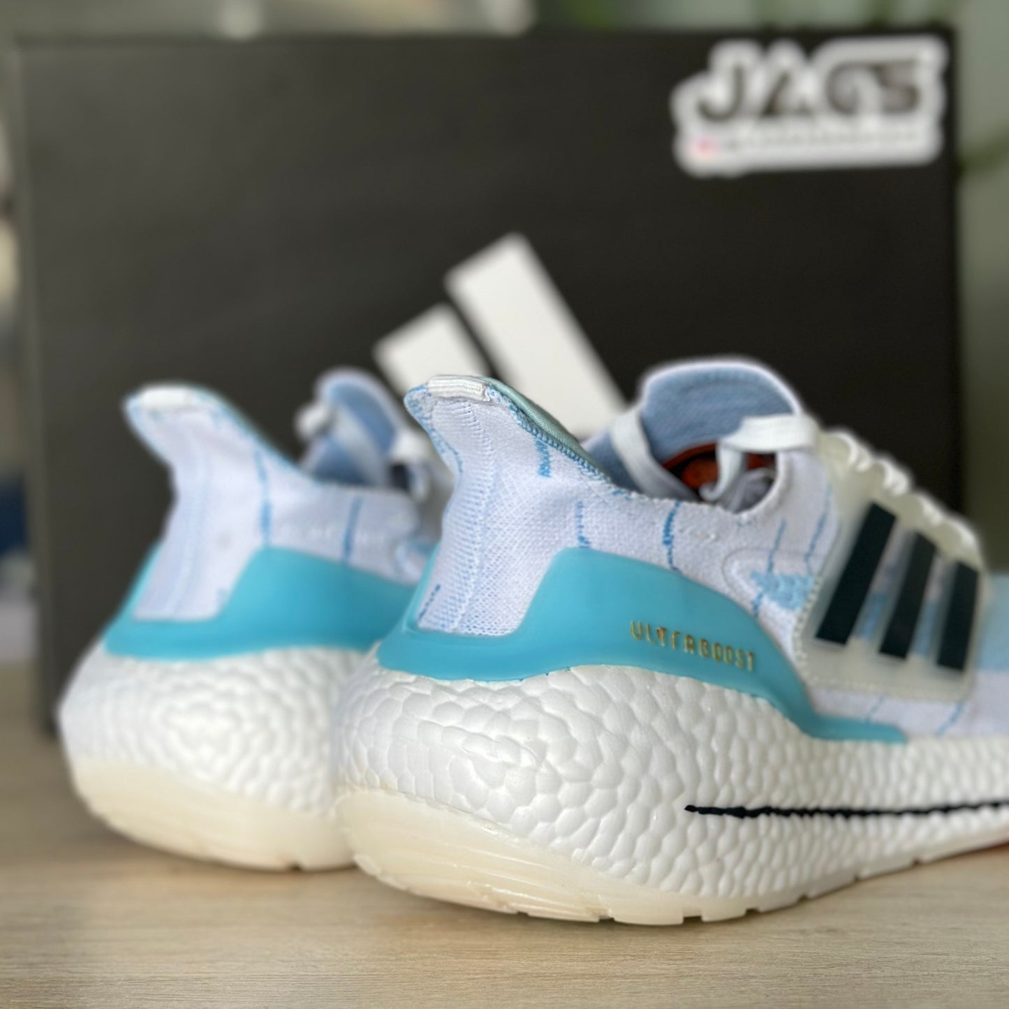 ADIDAS ULTRABOOST