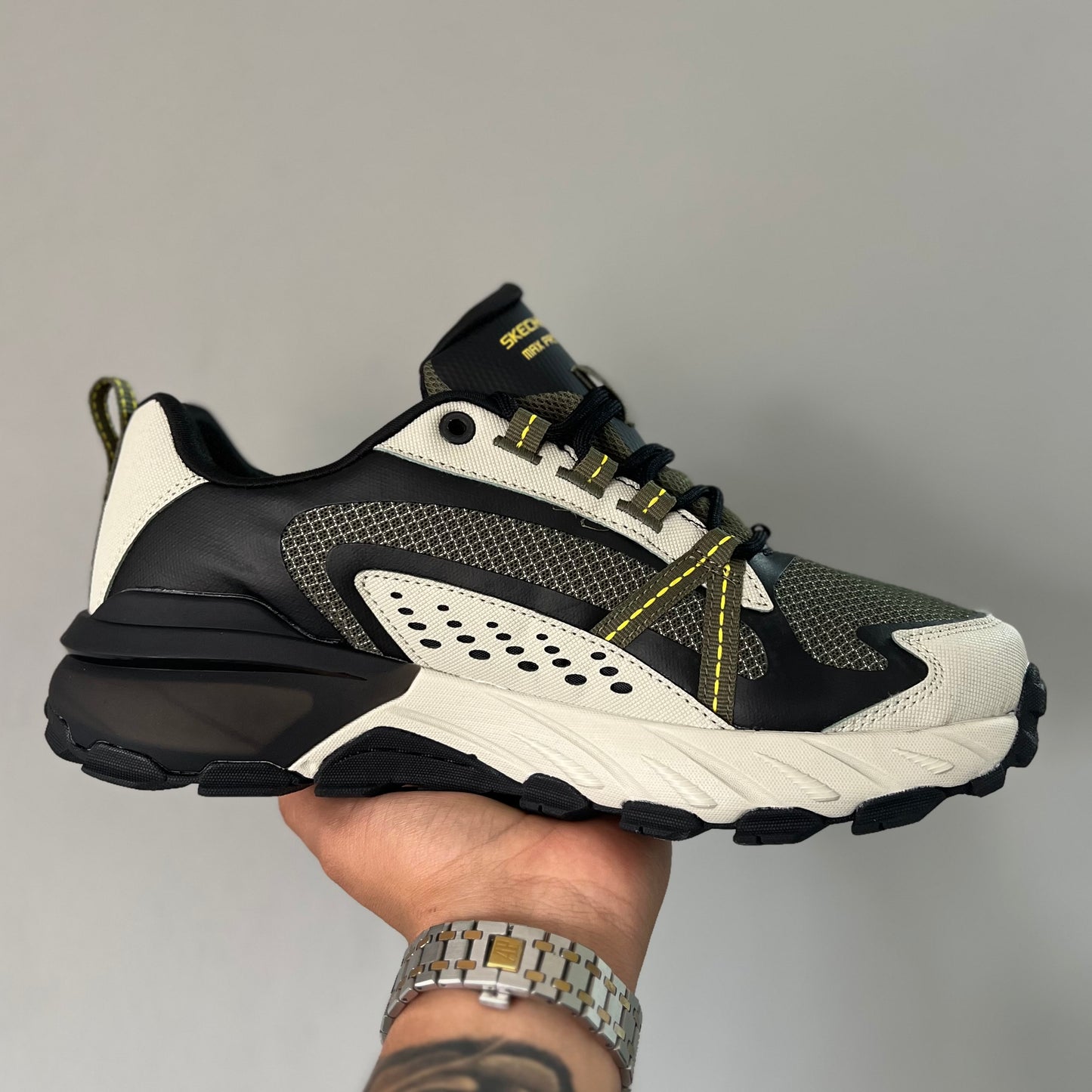 SKECHERS MAX PROTECT