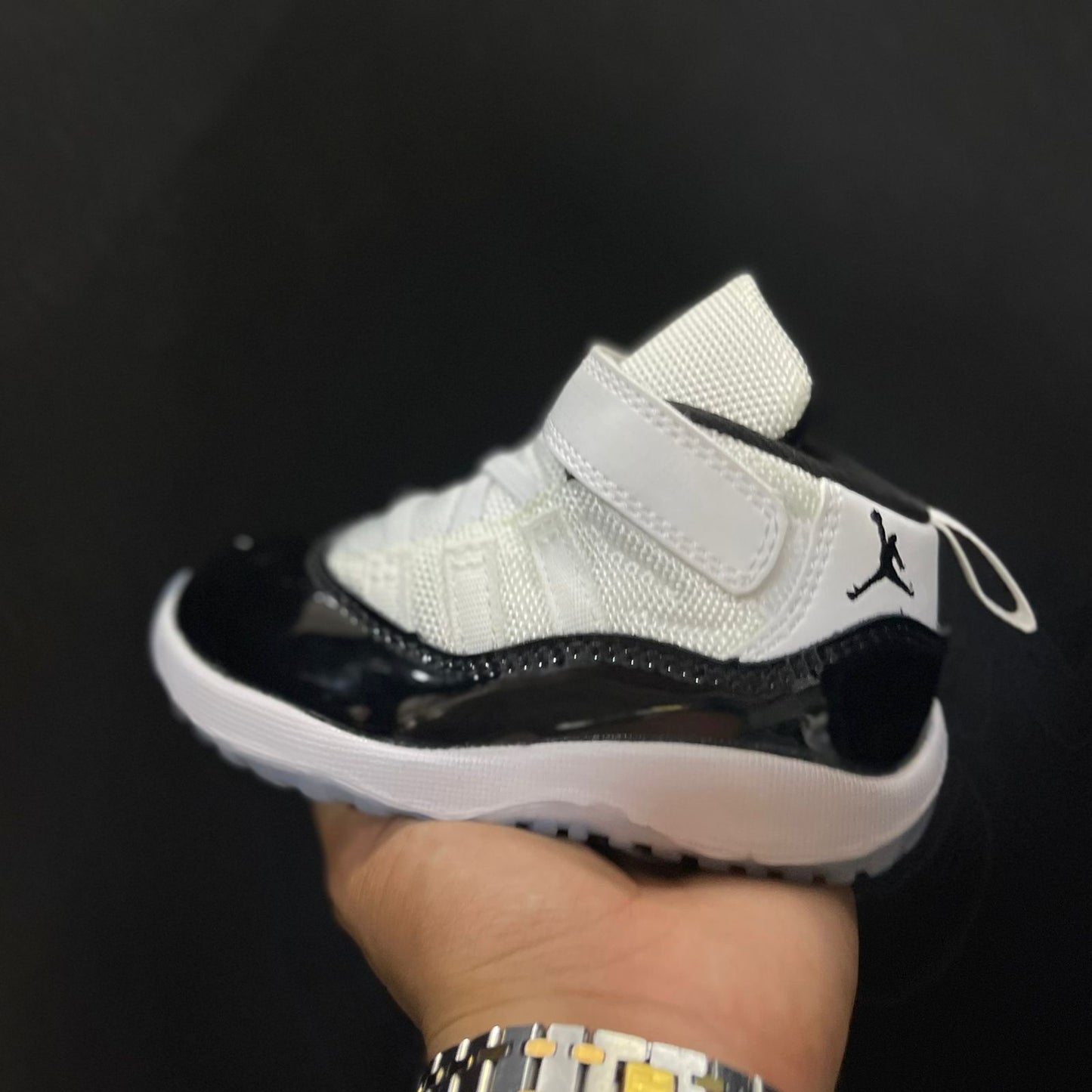 JORDAN RETRO 11