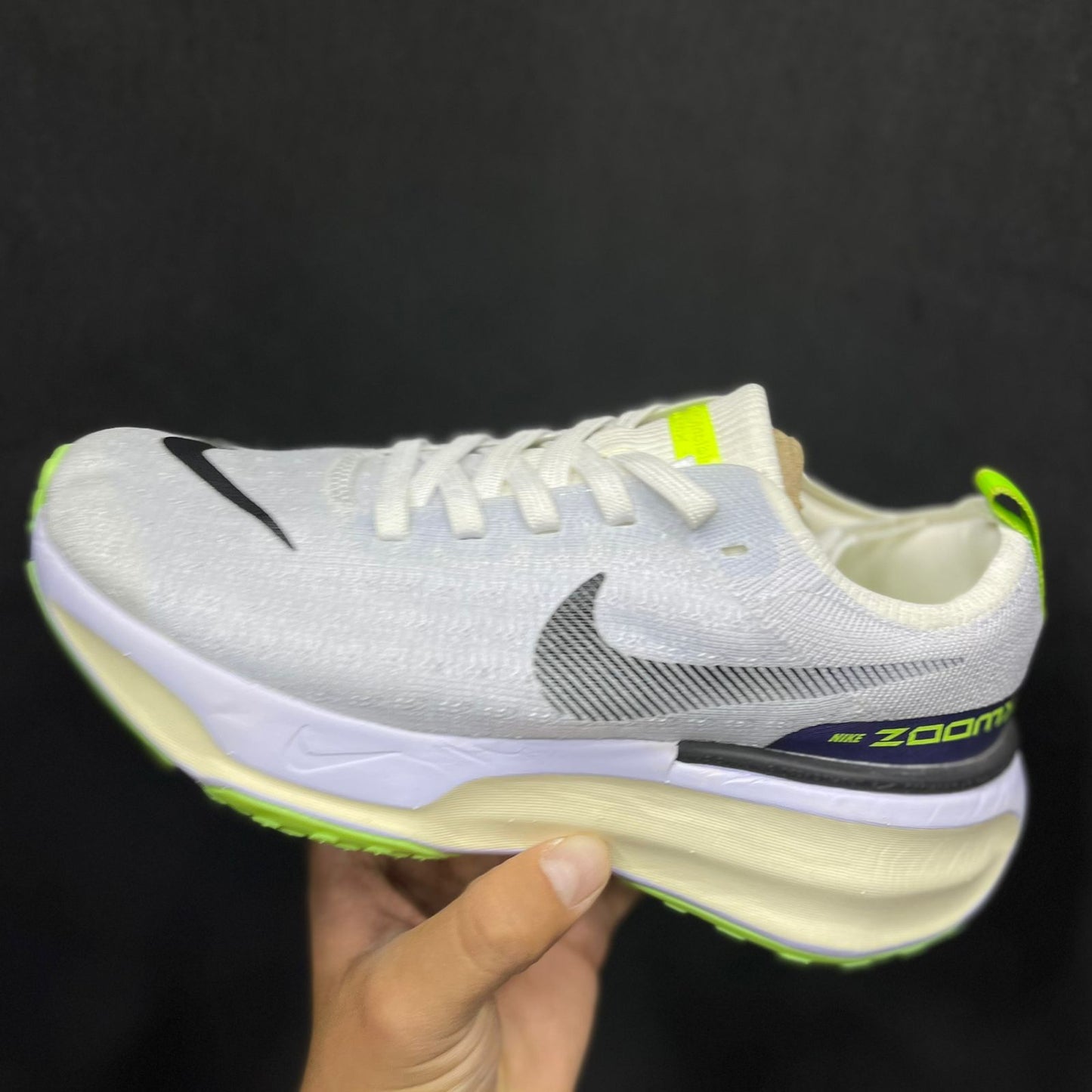 NIKE INVINCIBLE