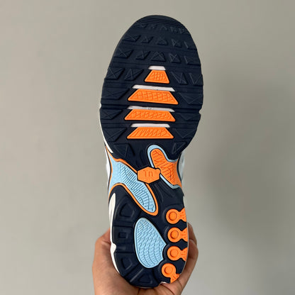 NIKE AIR MAX PLUS LIGHT SMOKE