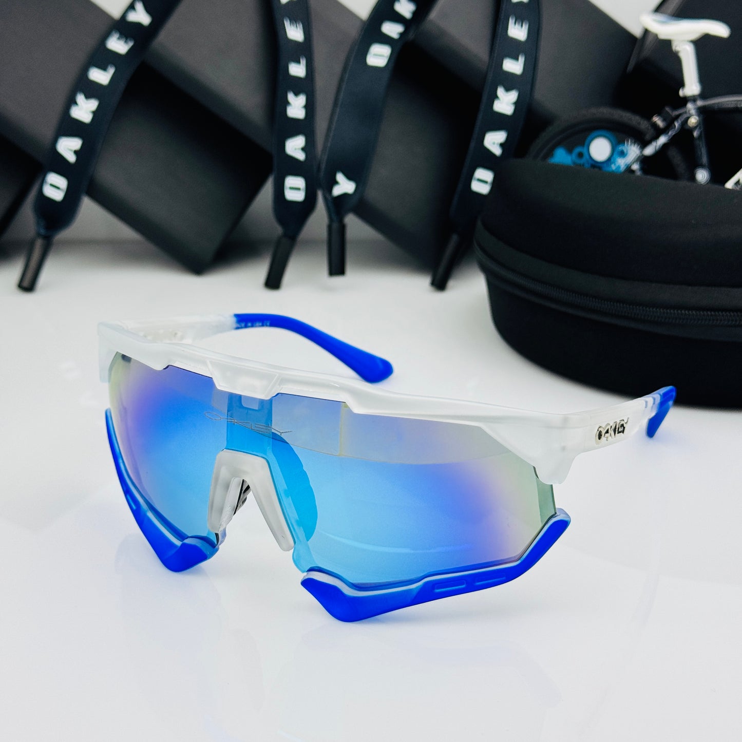 OAKLEY