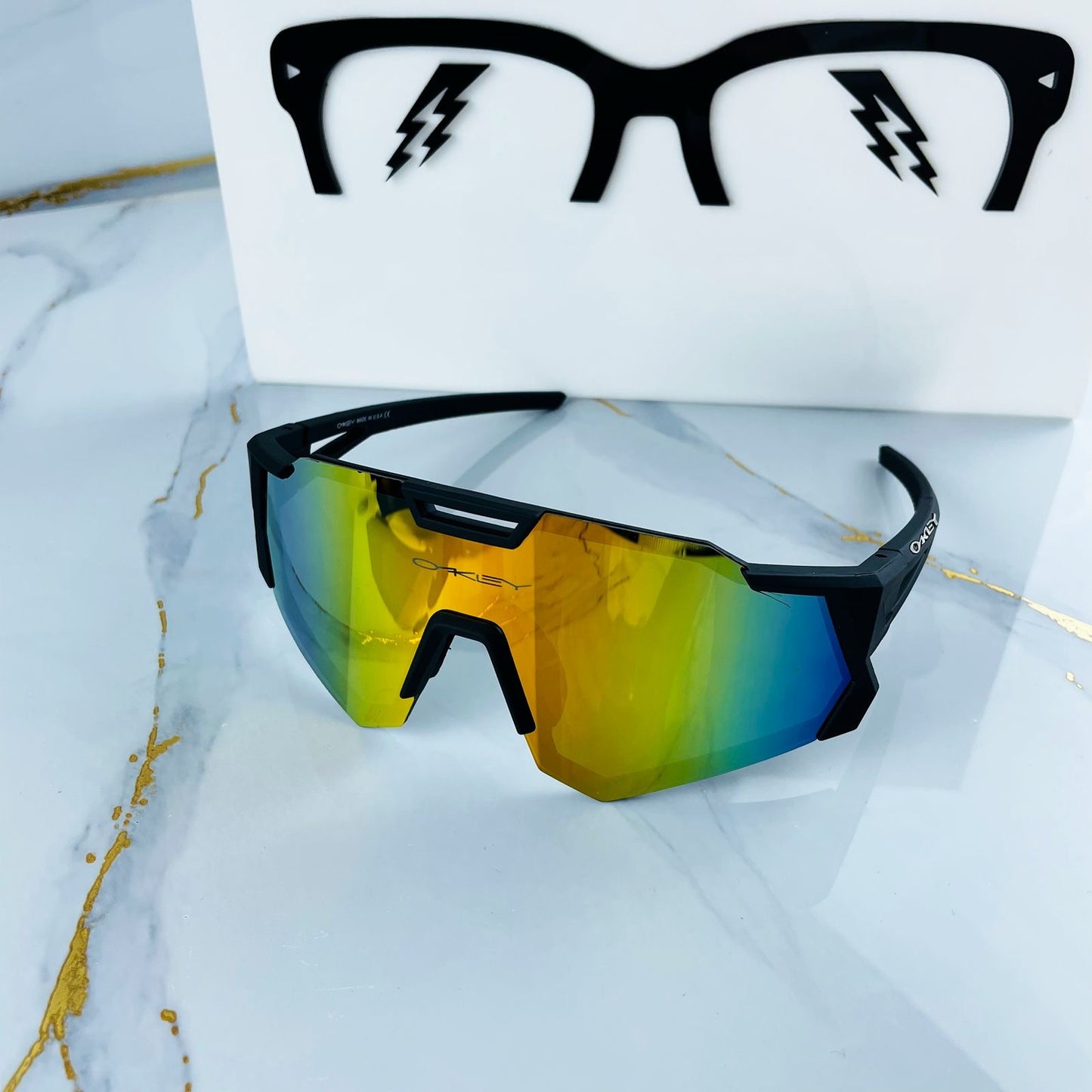 OAKLEY