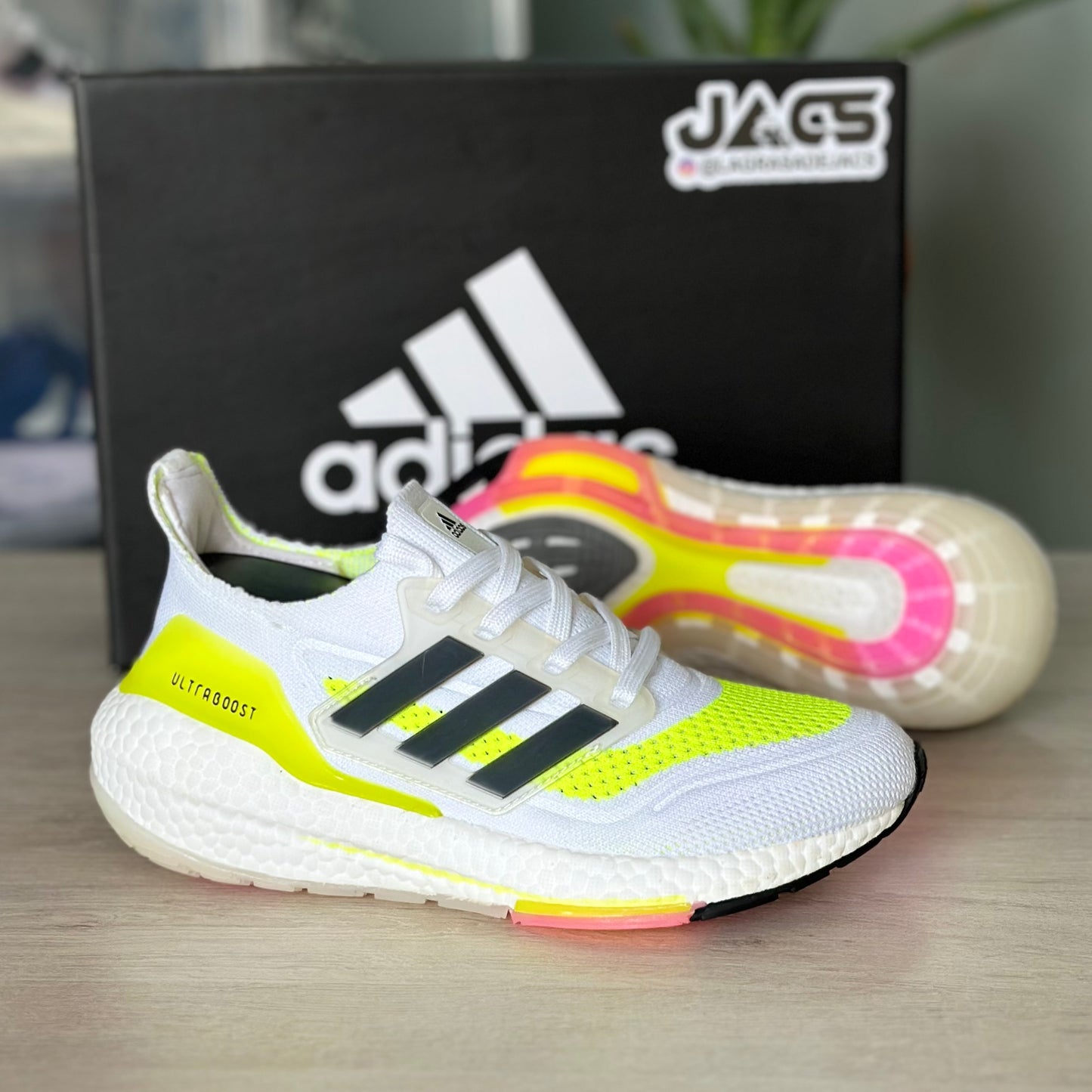 ADIDAS ULTRABOOST