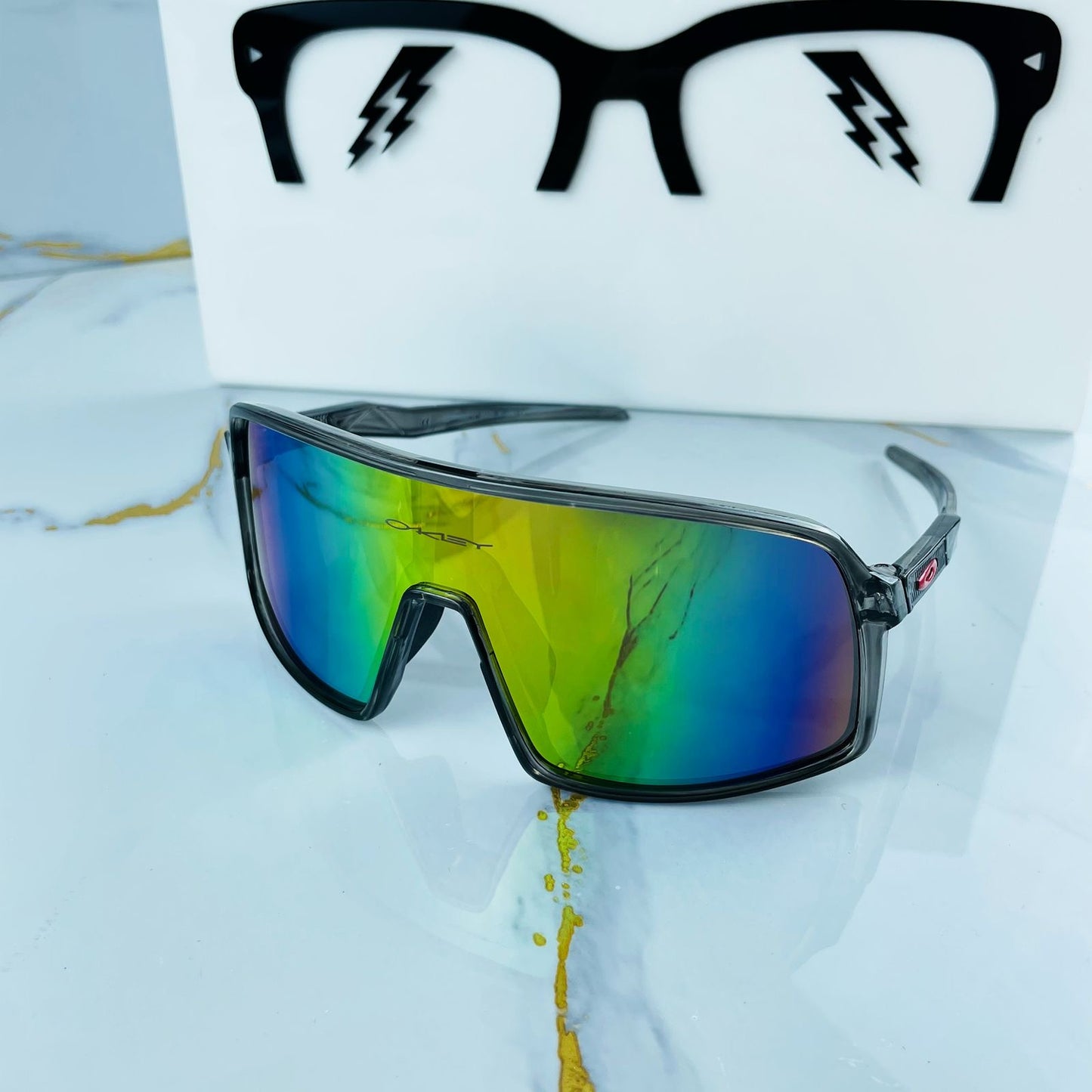 OAKLEY