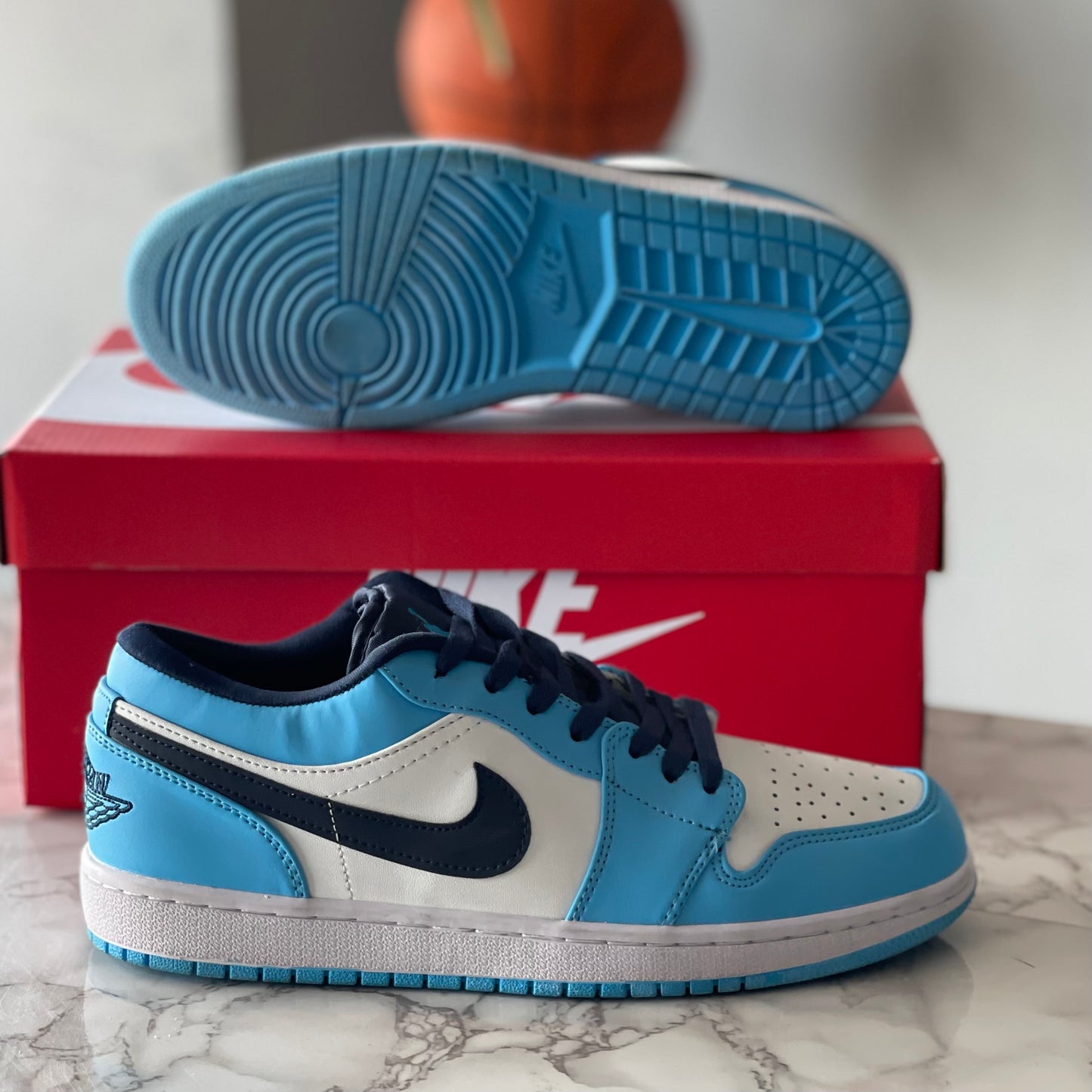 AIR JORDAN 1 LOW UNC UNIVERSITY