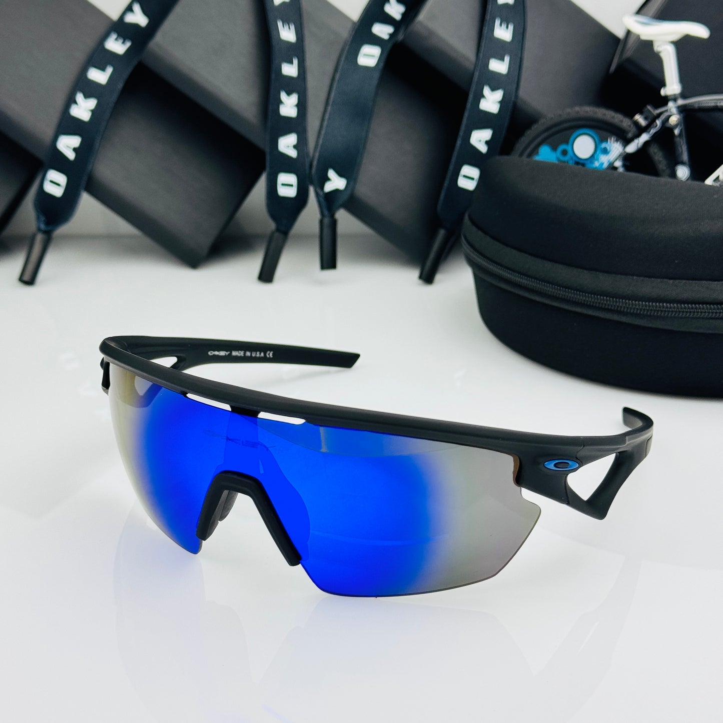 OAKLEY