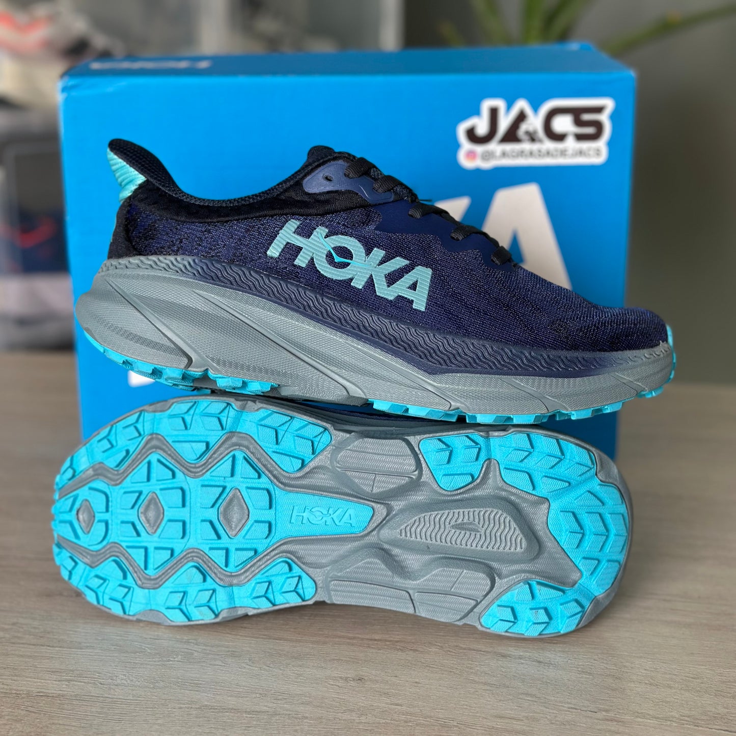 HOKA ONE ONE ATR7