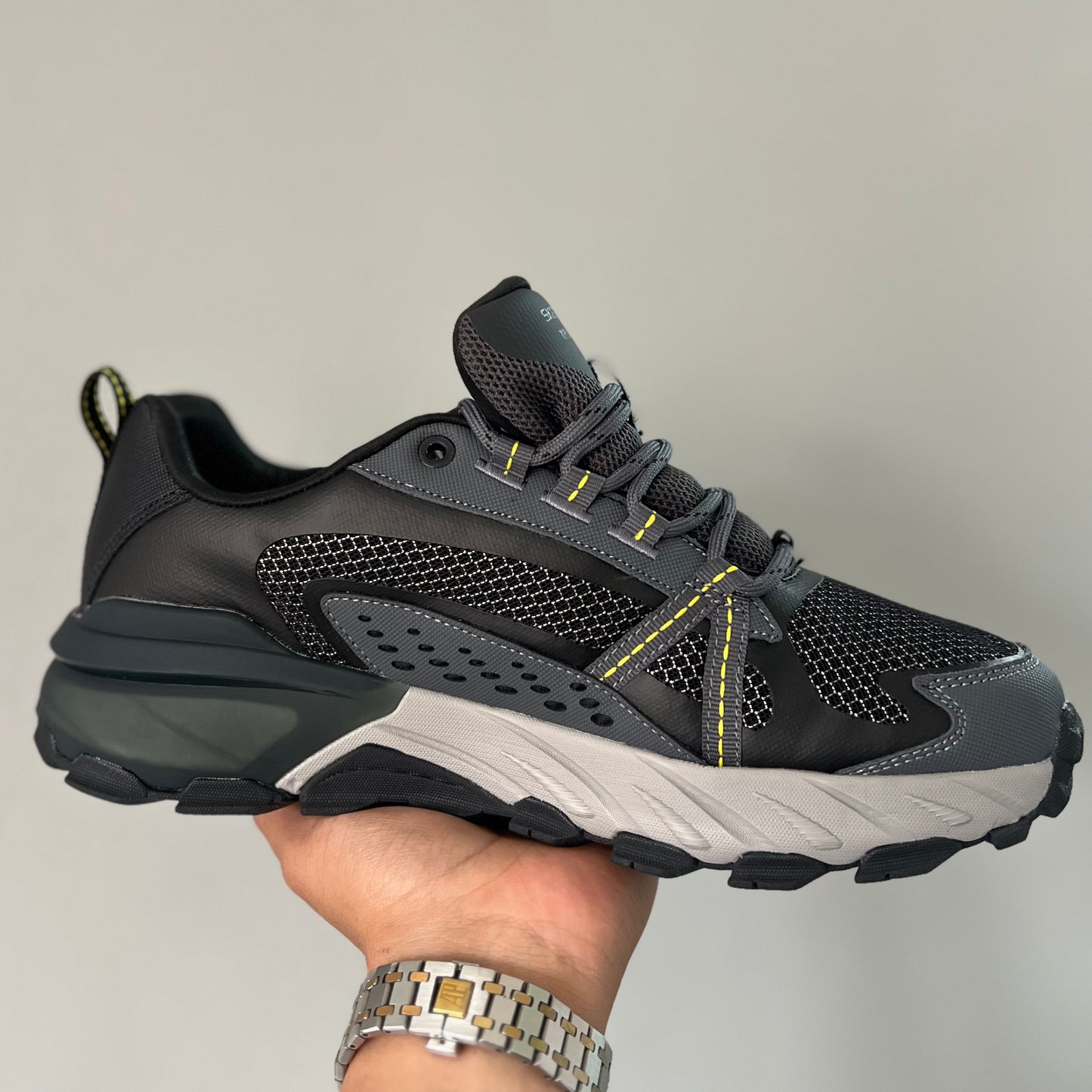 SKECHERS MAX PROTECT