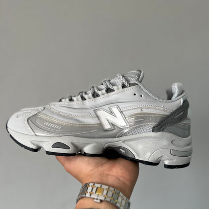 NEW BALANCE 1000