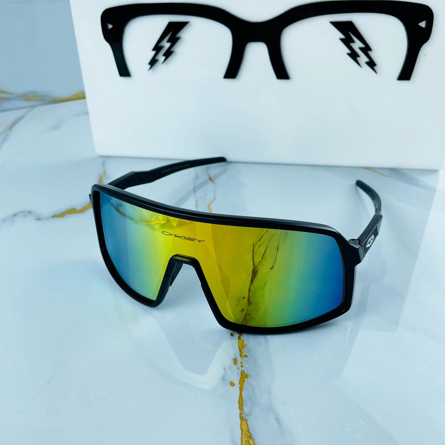 OAKLEY