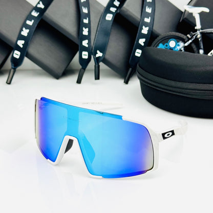 OAKLEY