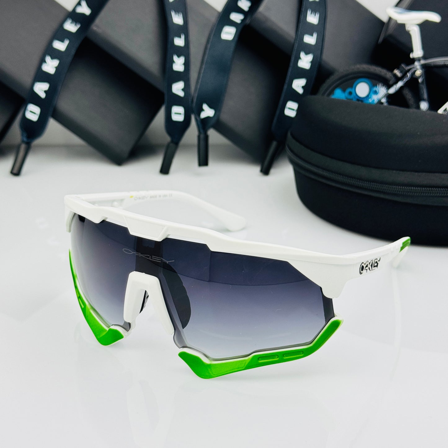 OAKLEY