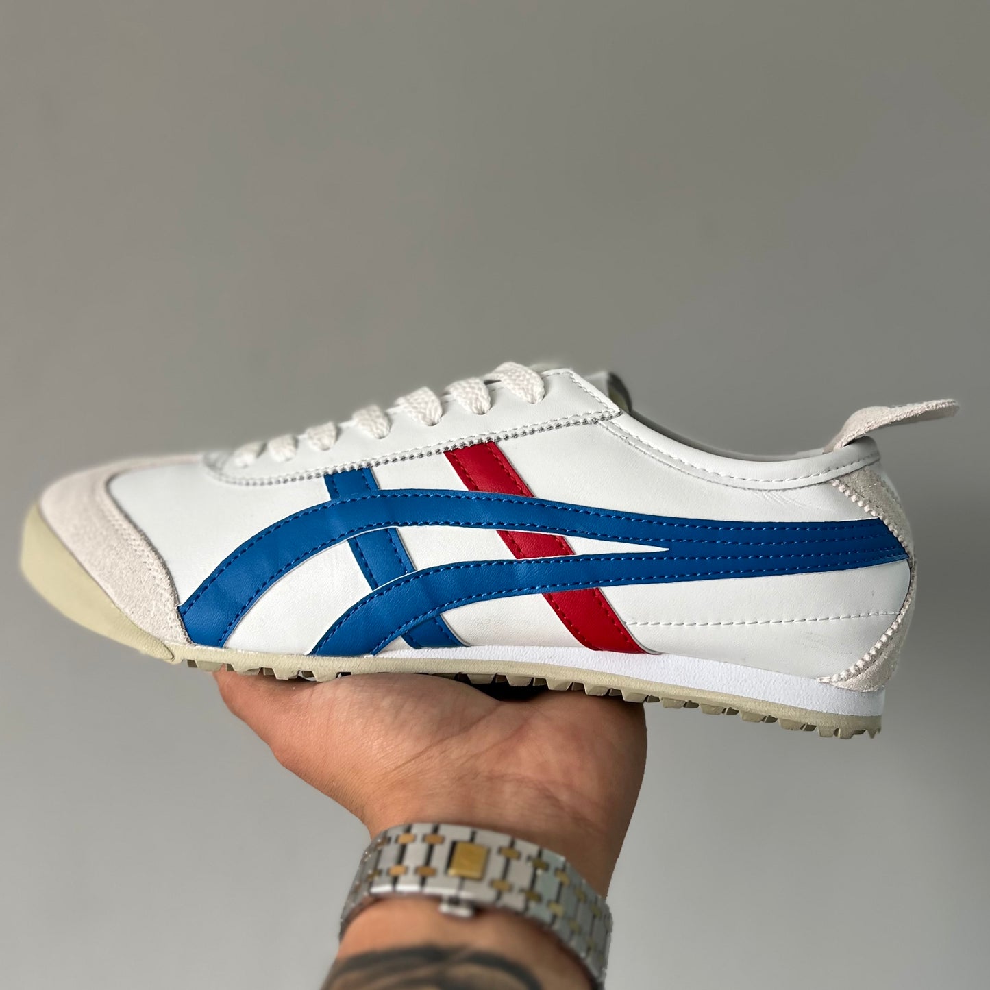 ONITSUKA TIGER