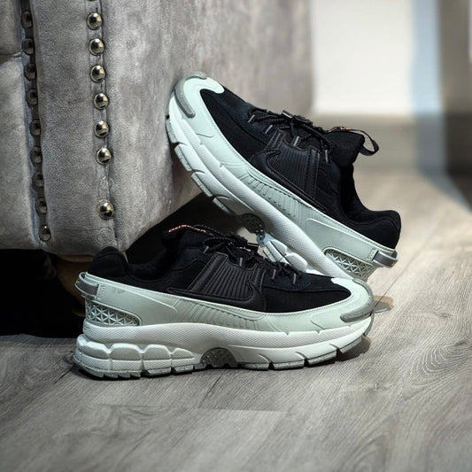 NIKE ZOOM VOMERO ROAM