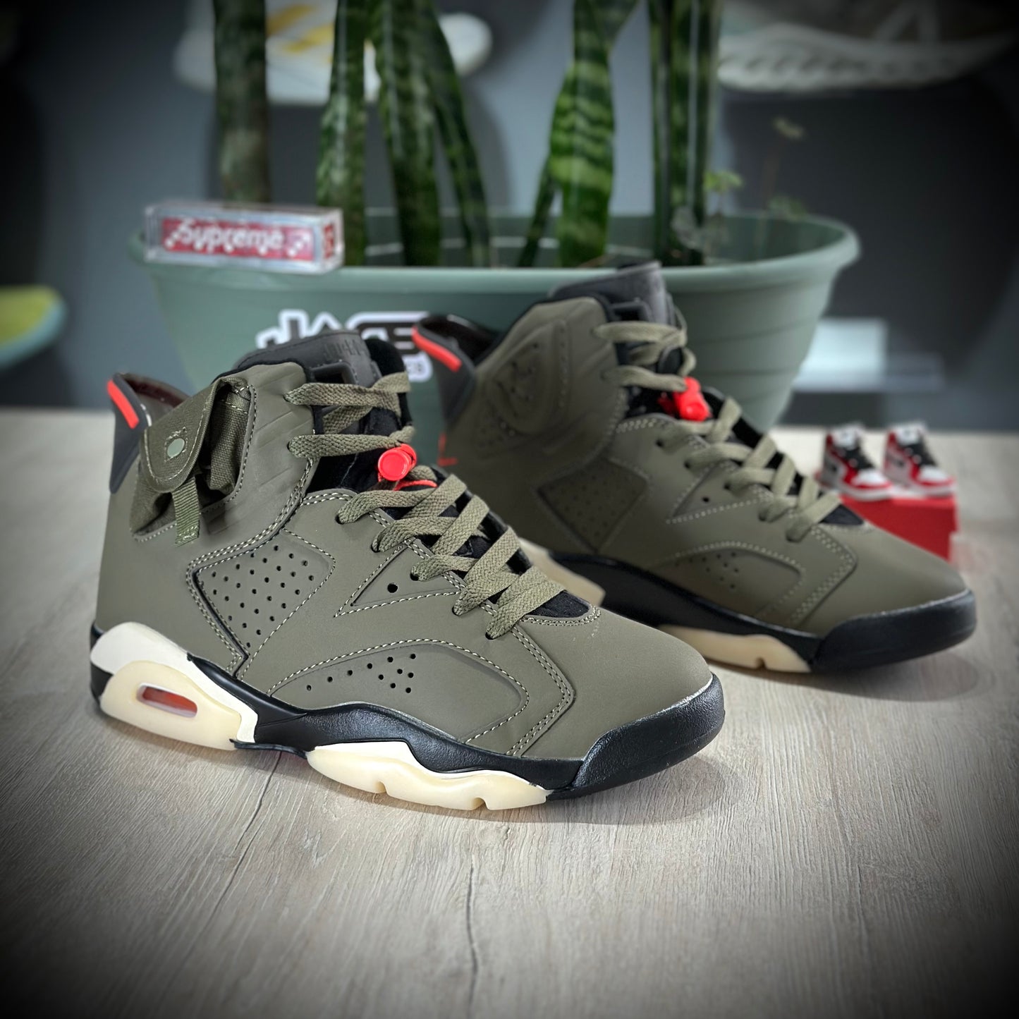 JORDAN 6 TRAVIS SCOT