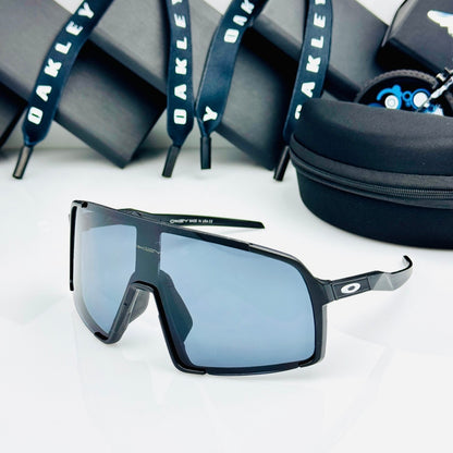 OAKLEY