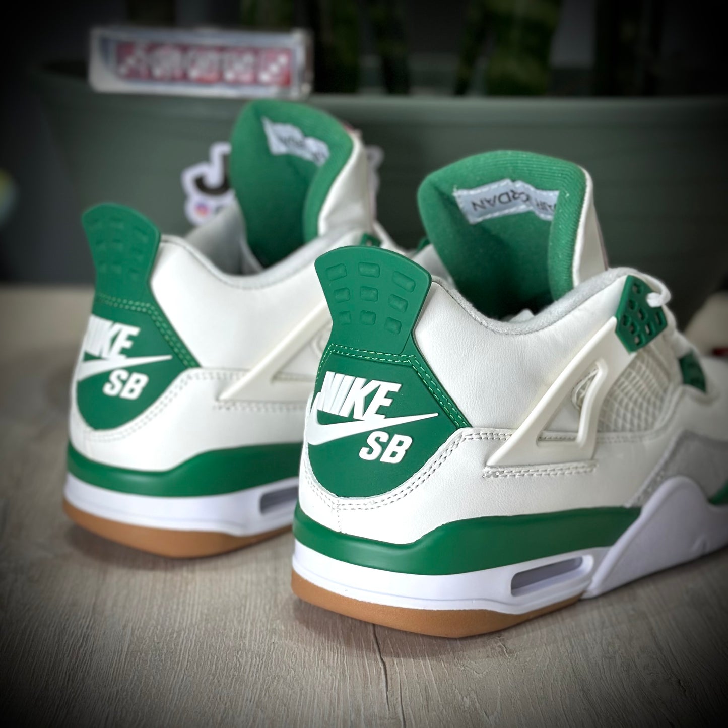 JORDAN 4 SB PINE GREEN