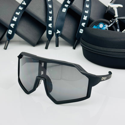 OAKLEY