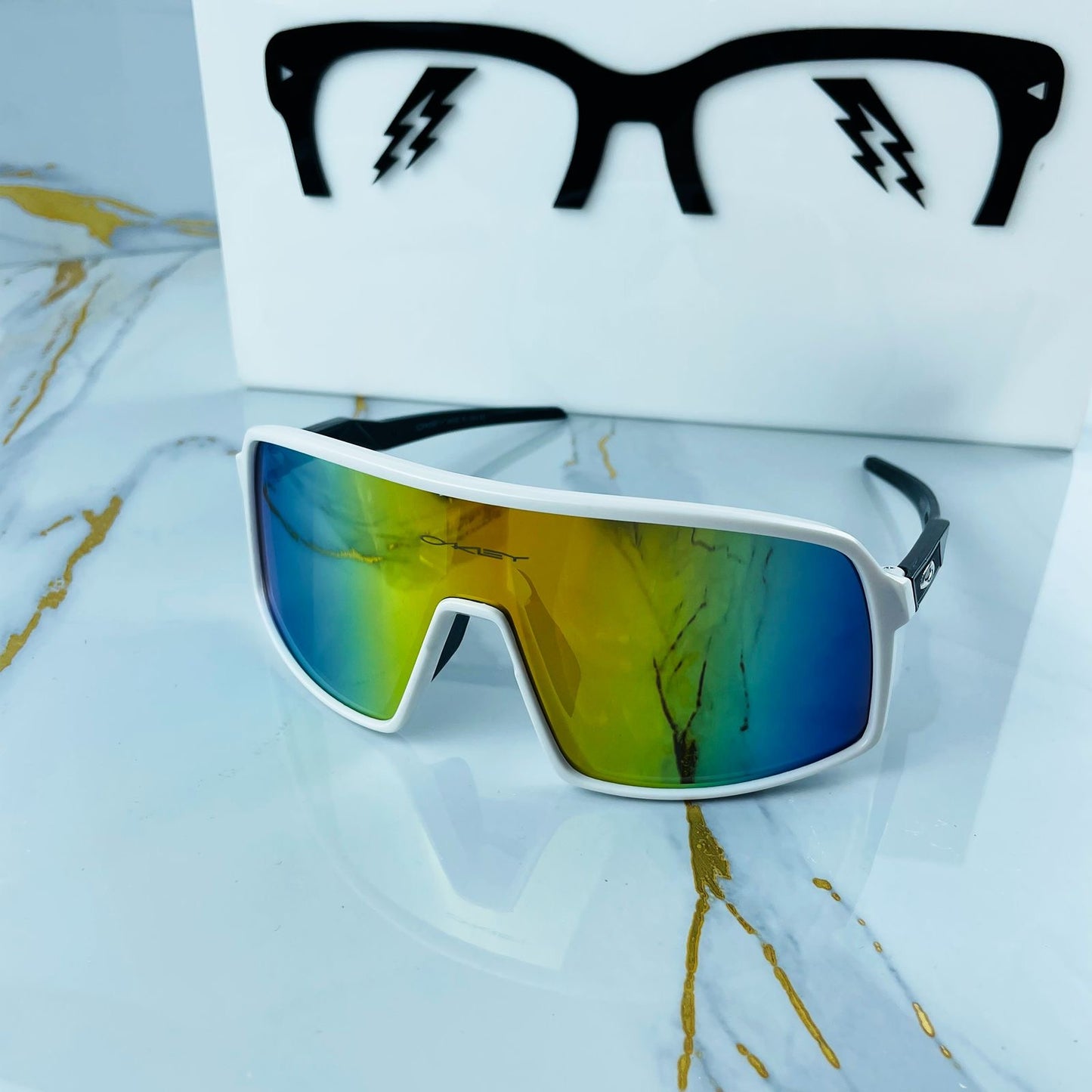 OAKLEY