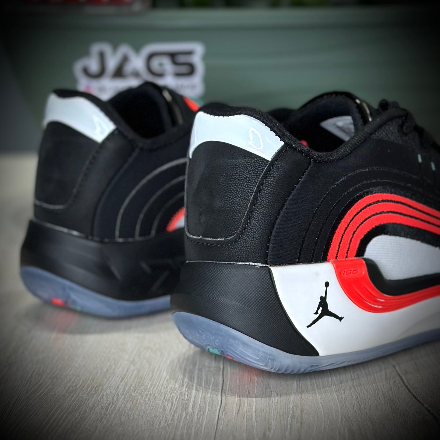 JORDAN LUKA 4 BLACK BRIGHT CRIMSON