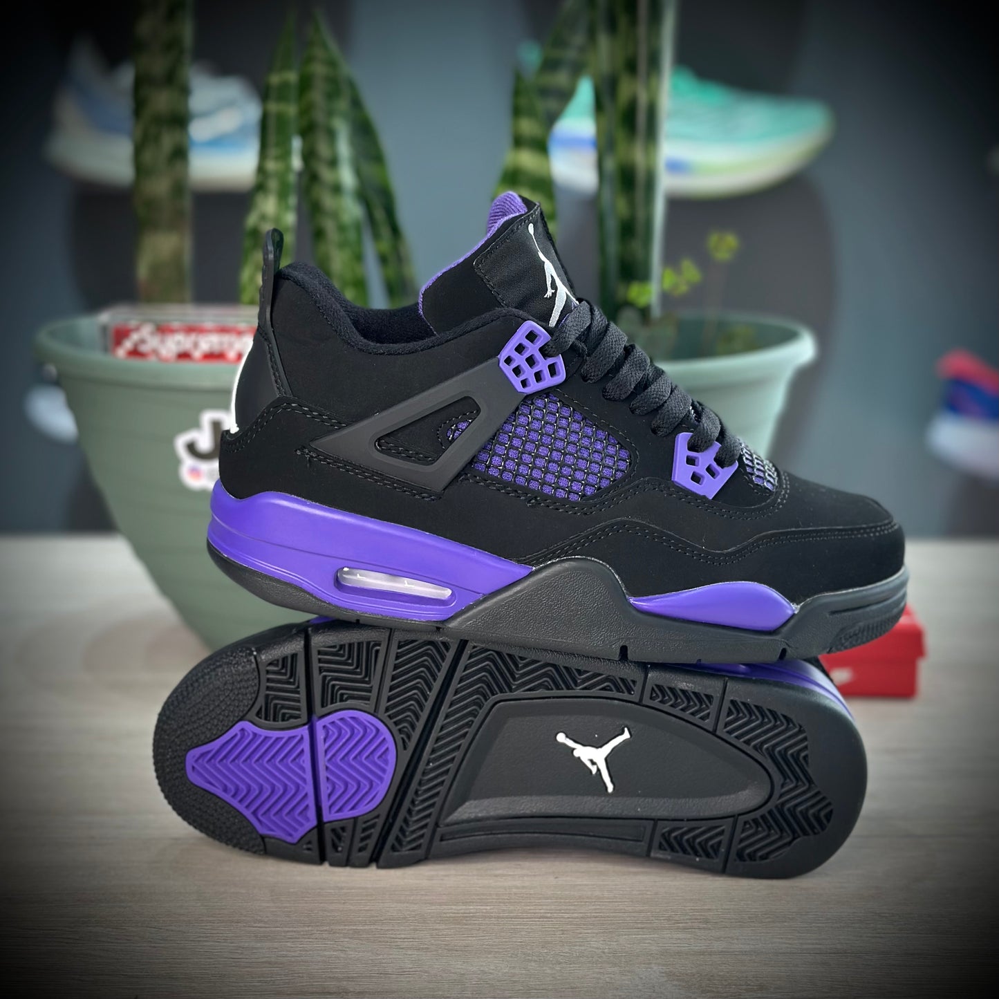 JORDAN 4 PURPLE THUNDER