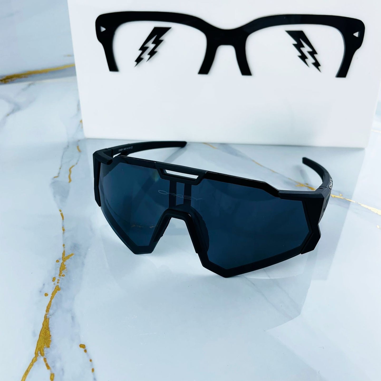OAKLEY