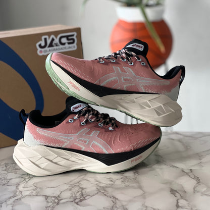 ASICS NOVABLAST 4