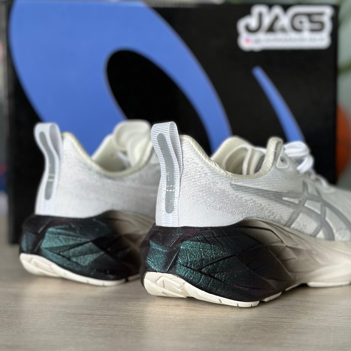 ASICS NOVABLAST 4