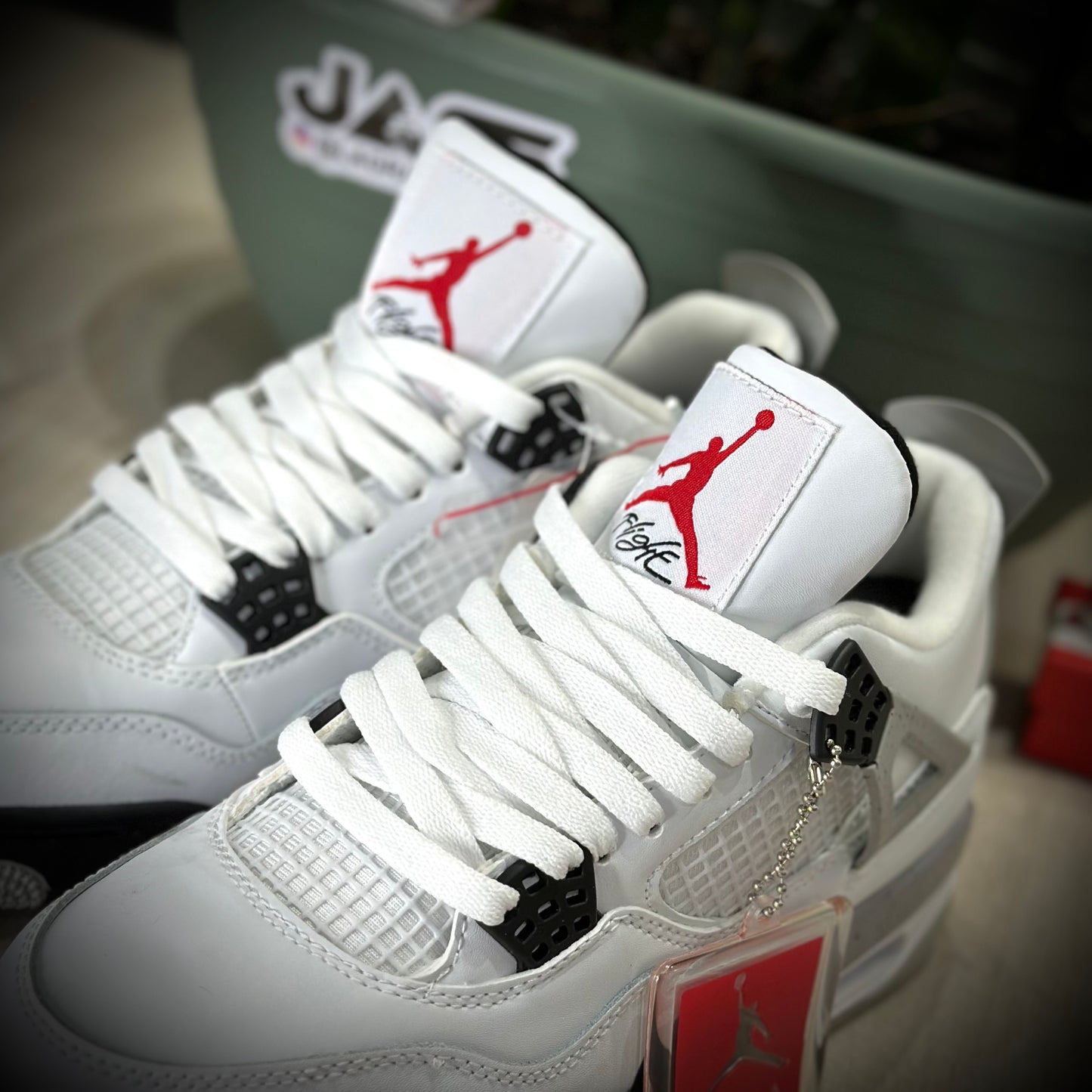 JORDAN 4 WHITE CEMENT