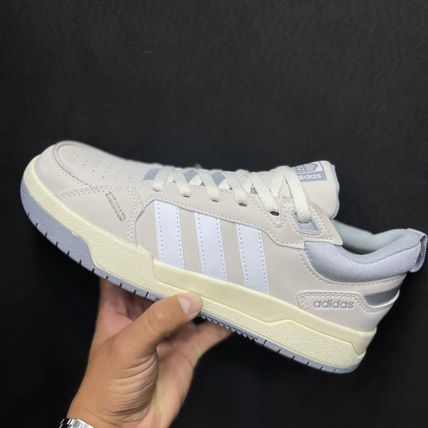 ADIDAS 10 DB