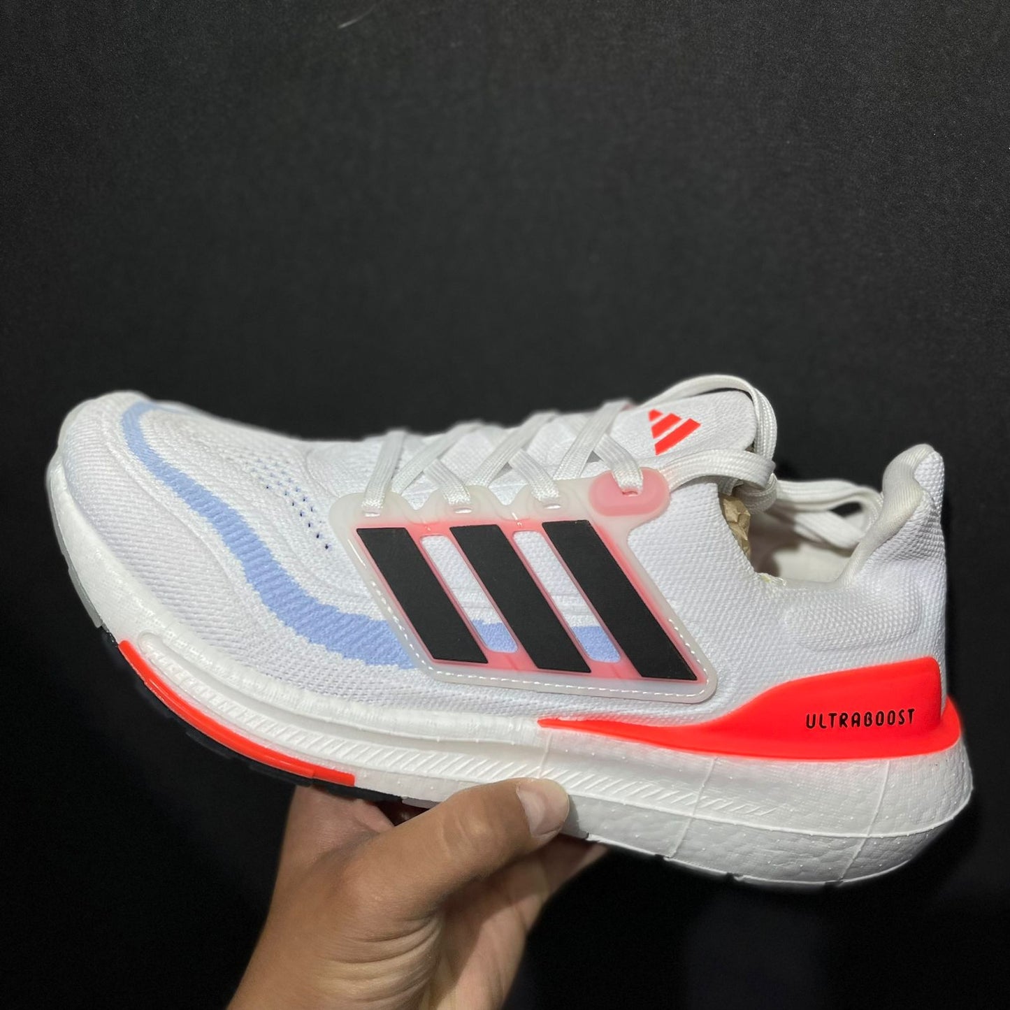 ADIDAS ULTRABOOST
