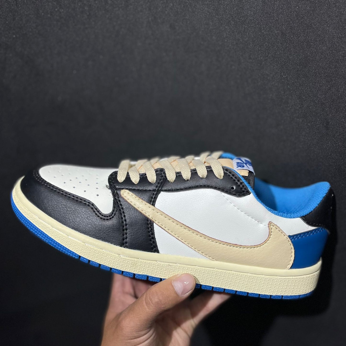 AIR JORDAN RETRO 1 LOW TRAVIS SCOTT