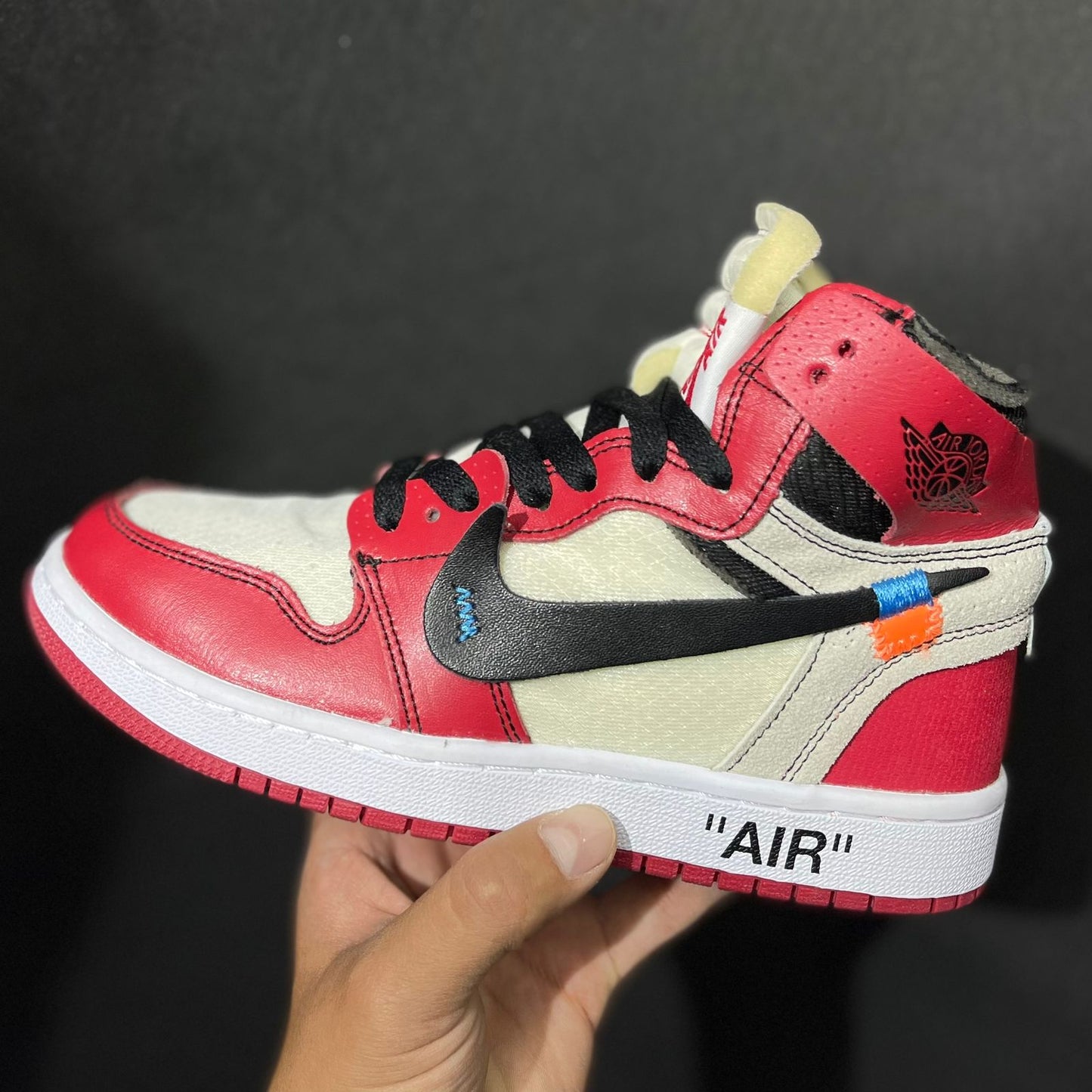 AIR JORDAN RETRO 1 OFF WHITTE