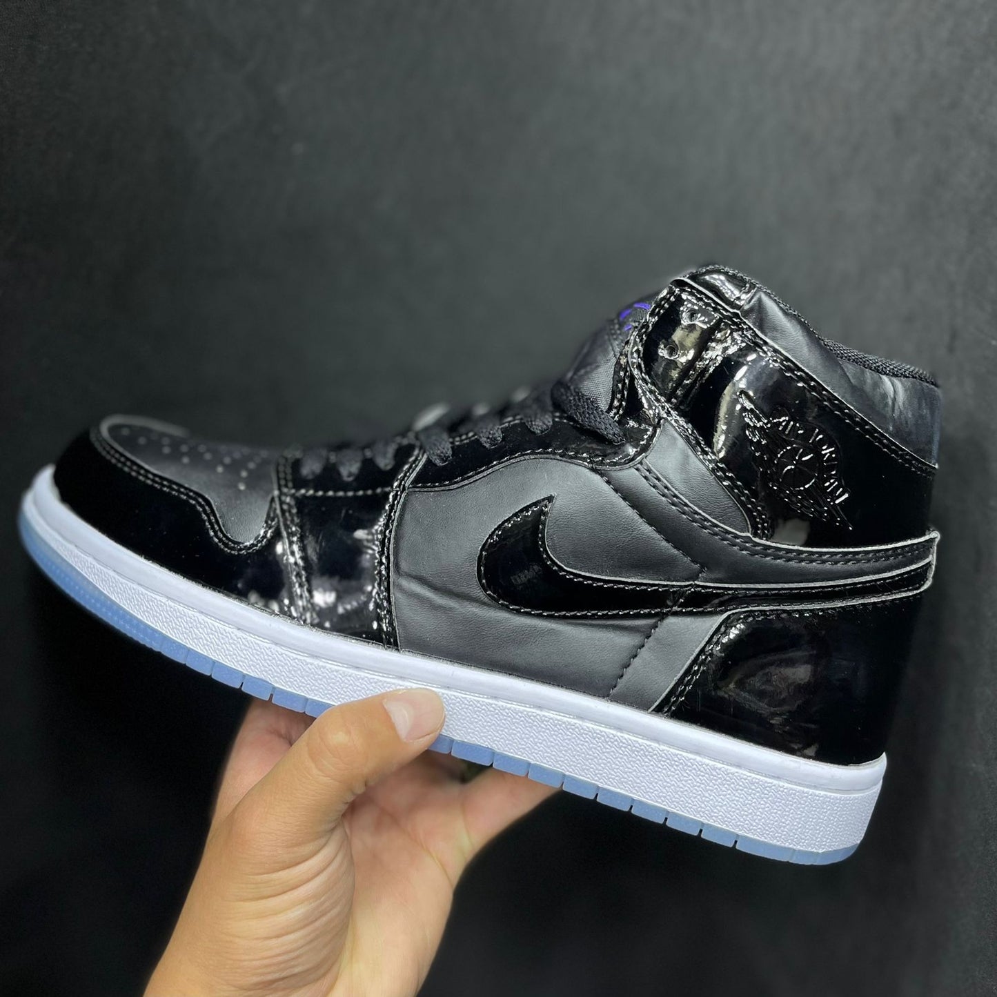 AIR JORDAN RETRO 1