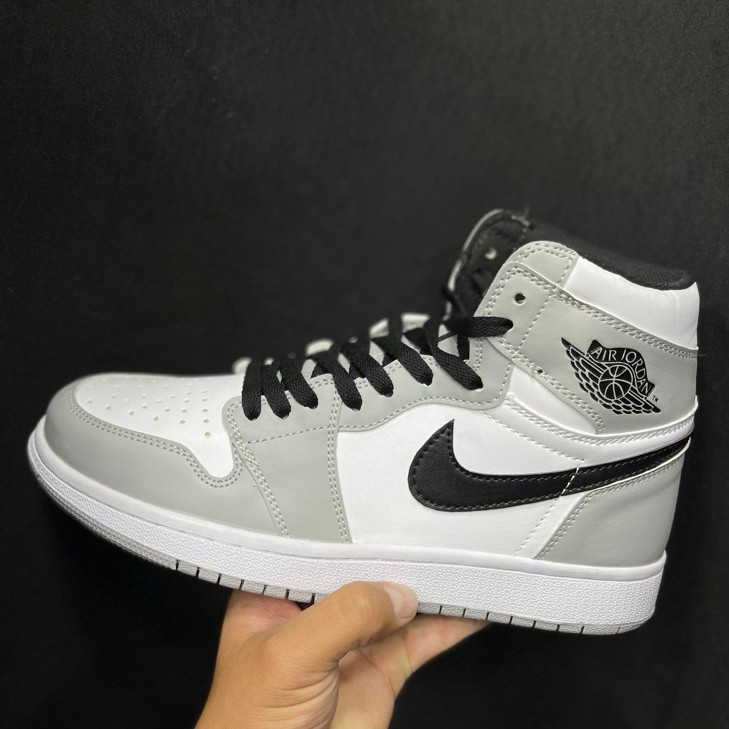 AIR JORDAN RETRO 1